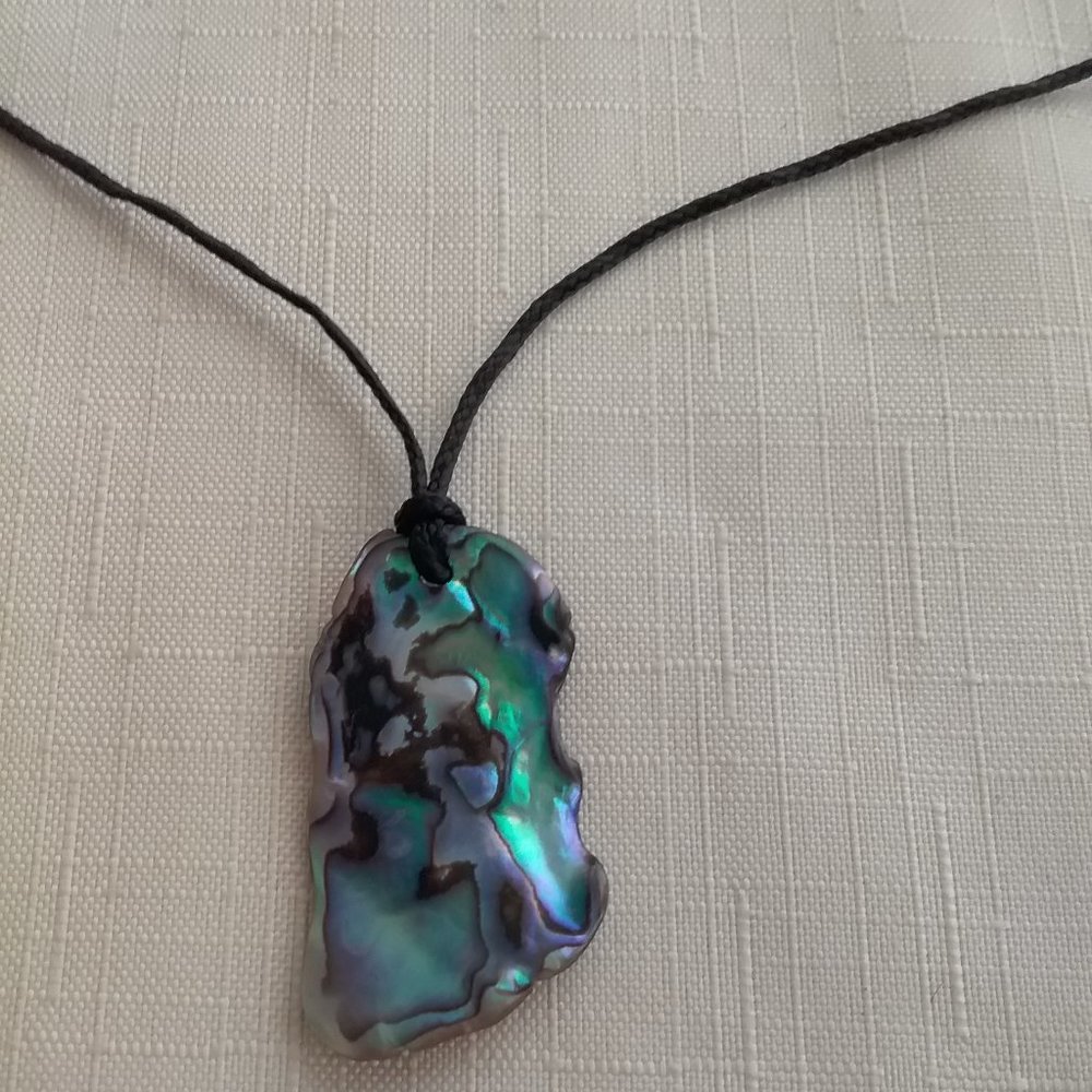ABALONE SHELL NECKLACE